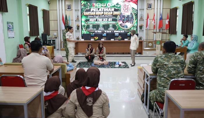 Kodim Ponorogo Latih Siswa MAN 2 Kuasai Bantuan Hidup Dasar
